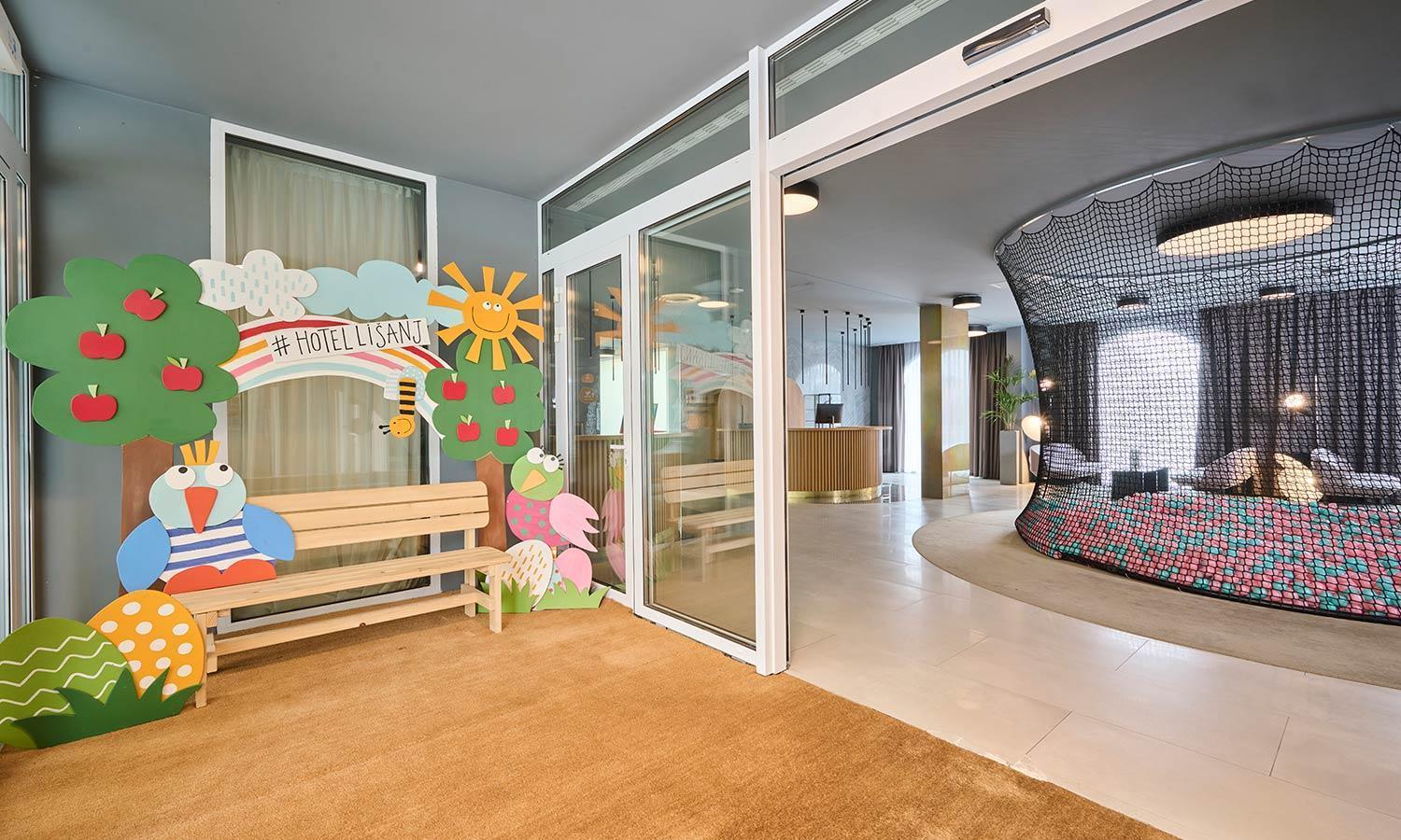 Aminess Vival Lisanj Family Hotel Нови Винодолски Екстериор снимка